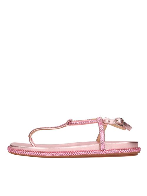 Flat flip-flop sandals in leather and rhinestones ALMA EN PENA | V23403ROSA